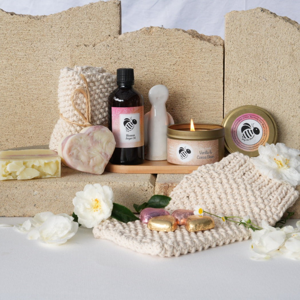 Moroccan Argan Oil Gift Set contains a soy candle, pure Moroccan Argan Oil and so much more.