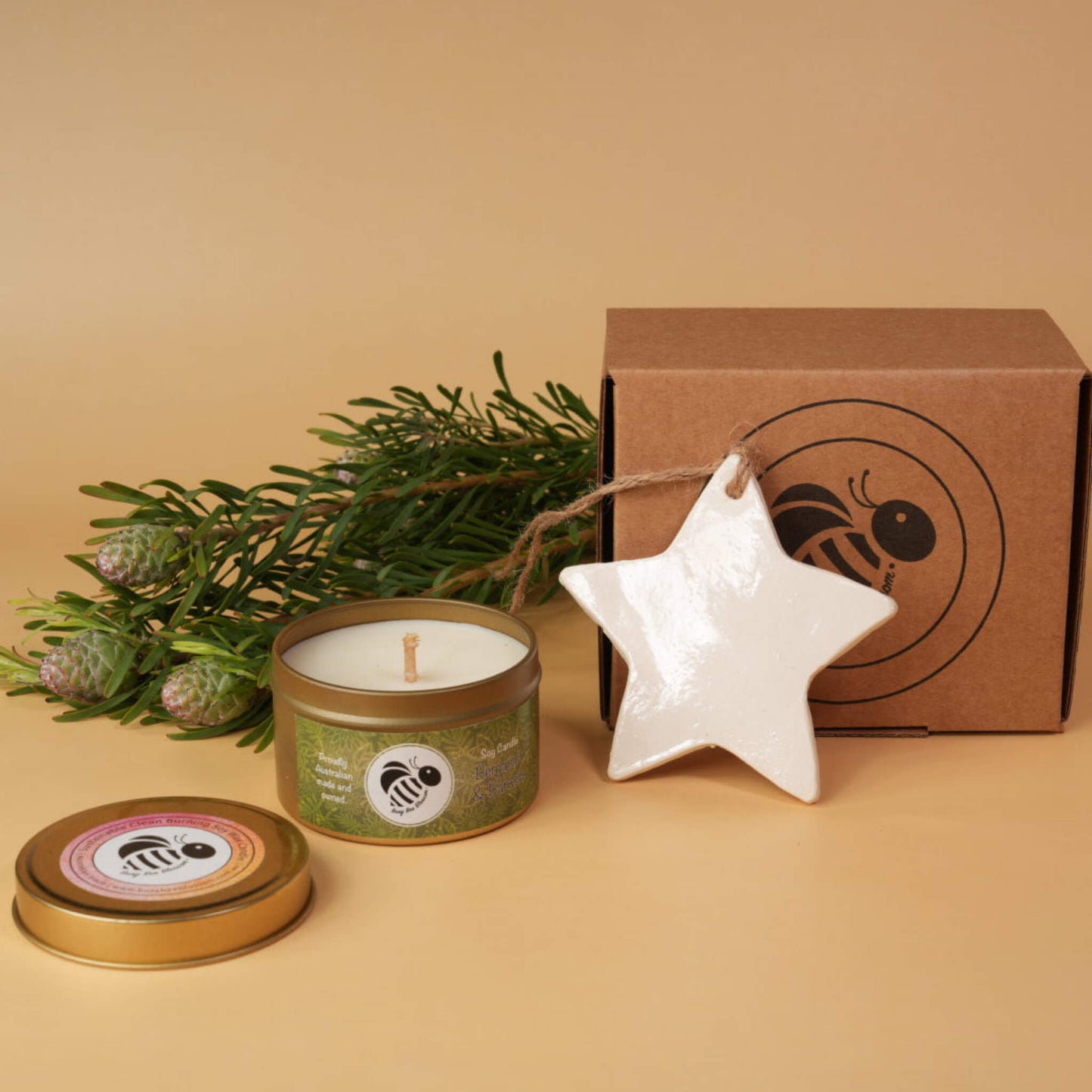 Candle gift set with white ceramic star