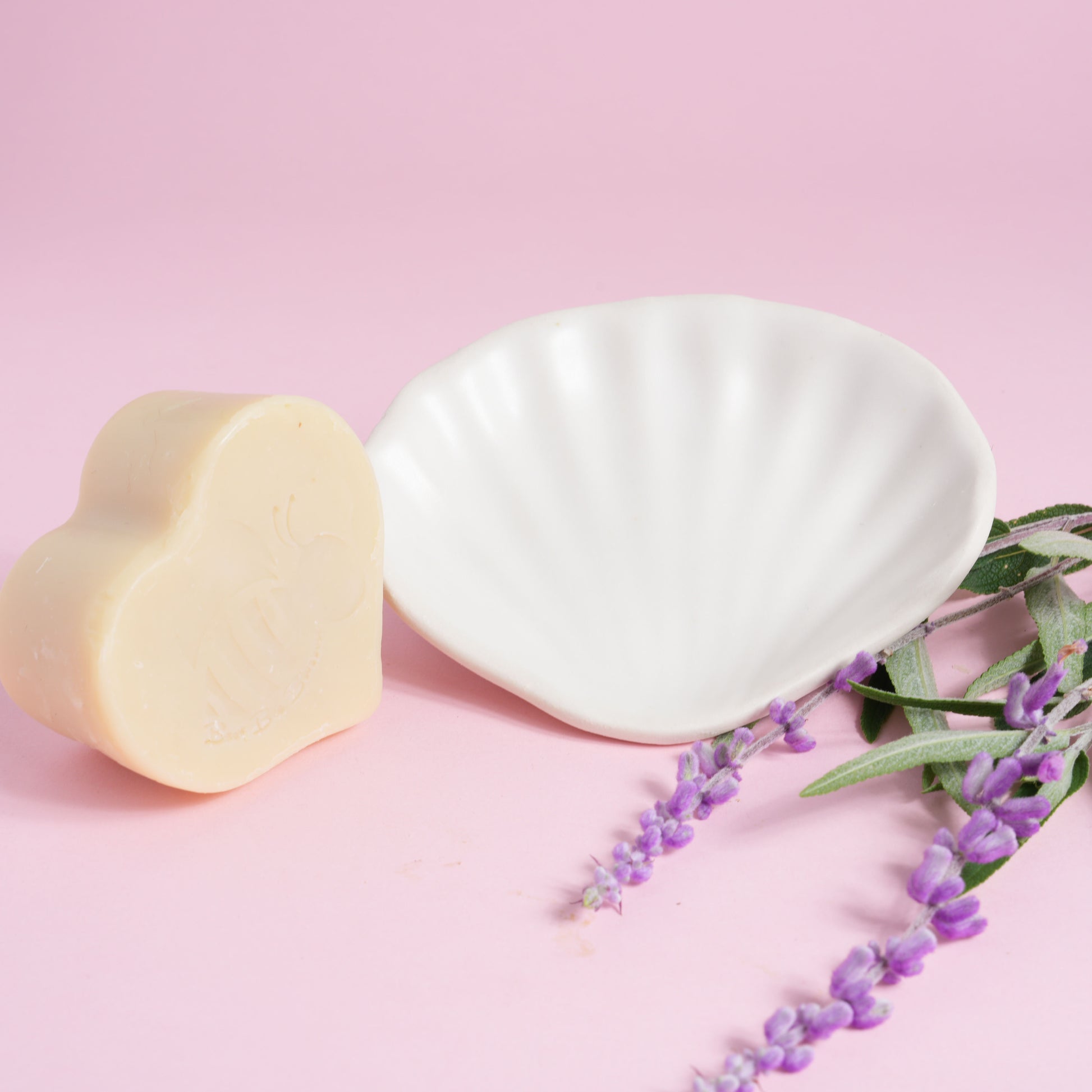 Ocean-inspired ceramic soap dish with natural botanical soap. A beautiful Australian-made gift set for self-care or Mother’s Day.